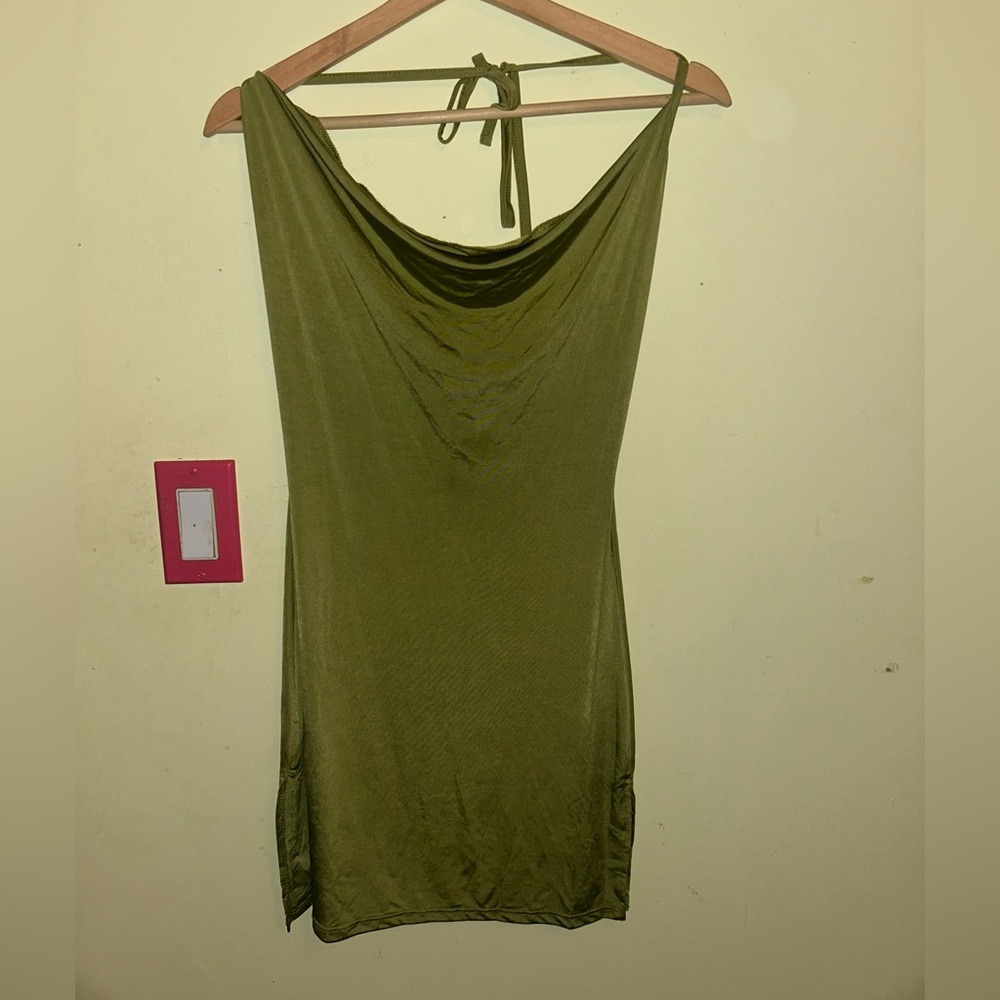 PrettyLittleThing Green Drape Dress - Picture 2 of 9